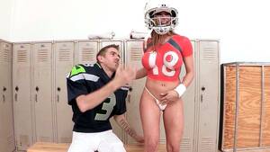 Brazzers Football Porn - Rachel Roxxx teasing football player in the locker room - Porn Movies -  3Movs