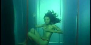 black underwater porn - Black Underwater Sex 01 - Tnaflix.com