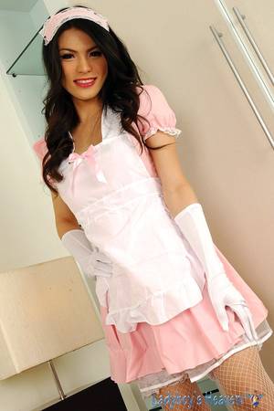 maid thai ladyboy - 