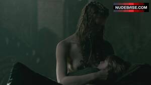 Alyssa Sutherland Vikings Sex - Alyssa Sutherland Topless â€“ Vikings (0:15) | NudeBase.com