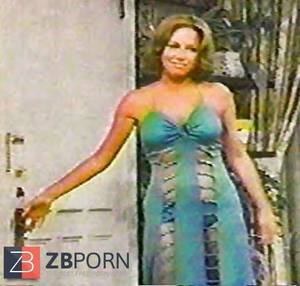 Mary Tyler Moore Fake Porn - Mary Tyler Moore Legshow plus Fakes