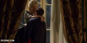 Gillian Anderson Nude Naked Porn - Gillian Anderson has sex sitting on the windowsill, scene in The Gr...