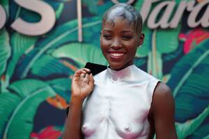 Lupita Nyongo Sex Porn - Lupita Nyong'o Slays With Epic Abs In Naked Breastplate Top On IG