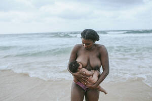 breastfeeding naked beach - Breastfeeding Naked Beach | Sex Pictures Pass