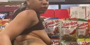 indian gas station fucking lady - Ebony Thot Finger Fucks Herself In Local Gas Station - Tnaflix.com