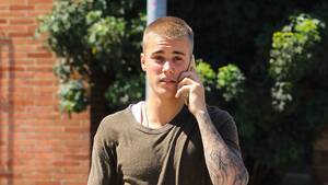 Justin Bieber Naked Sex Porn - Justin Bieber's Nude Photo Was Likely Photoshopped â€” But We Shouldn't Look  At It Anyway | Teen Vogue