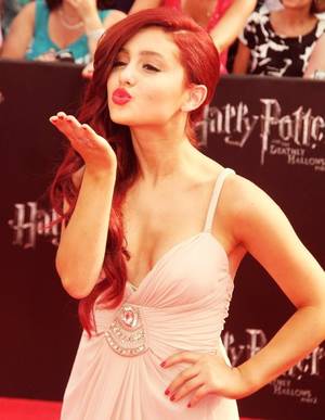 Harry Potter Ariana Grande Porn - Ariana Grande â€“ â€œHarry Potter and the Deathly Hallowsâ€ Premiere in New York  City