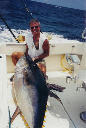 Monster Fish Porn - Ken Sutula and a 250 lb Yellowfin Tuna