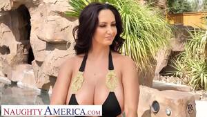 ava adams massage - Ava gets a massage and fucks the guy - XNXX.COM