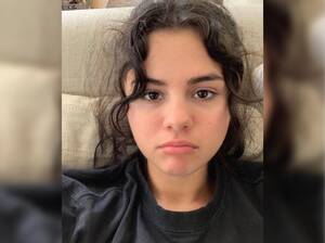 Leno Selena Gomez Porn Captions - Selena Gomez Shares Stoic Selfie After VMAs Reactions