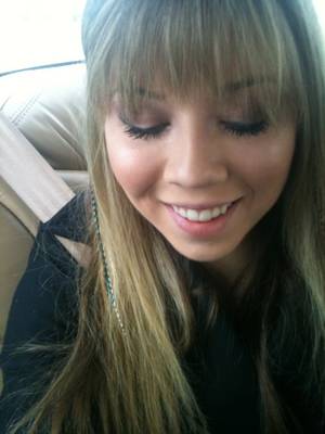 Miranda Cosgrove Facial Porn - Jennette McCurdy â€“ Twitter Photos. Jeannette MccurdyMiranda CosgroveLaura  ...