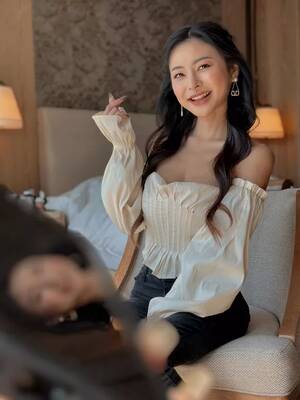 Japan Porn Actress Mia - Japanese Mia Khalifa on hunt for new boyfriend while eating world's  smelliest fruit - Daily Star