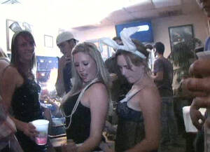 drunk at party giving blowjob - Drunk college girl gives her head after midnight party - AnySex.com Video