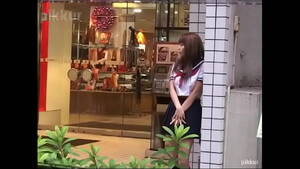 Hunting Japanese - Japanese Porn star is hunting a man on the street 01 - XVIDEOS.COM