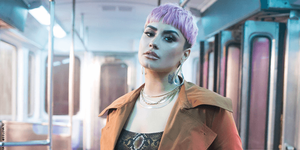 Blonde Lesbian Demi Lovato - Demi Lovato Feels 'Too Queer' to Date a Cis Man