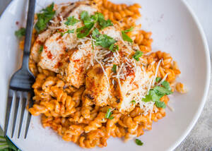 Holly Madison Hairy Pussy - Gluten-Free Grilled Chicken Pasta with Red Pepper Sauce | Cafe Johnsonia