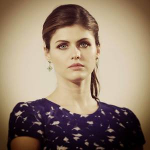 Alexandra Daddario Sexy Wallpaper - Alexandra Daddario Cute HD Wallpapers