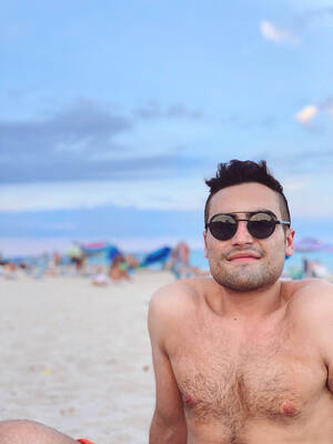 my first beach trip nude - I went to the nude beach for the first time. This is what I learned
