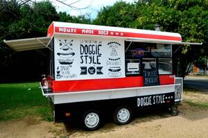 Adult Porn Doggie Style - Doggie Style: Vegan Hot Dogs in Austin - Girls on Food