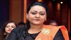 Mallu Aunties - Shakeela - Photos, Videos, Birthday, Latest News, Height In Feet - FilmiBeat