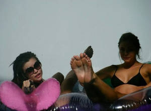 Cariba Heine Feet Porn - Phoebe Tonkin - cariba-heine-and-phoebe-tonkin photo