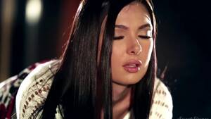 mesmerizing brunette - Man forgets about work seeing such a mesmerizing brunette - PornID XXX