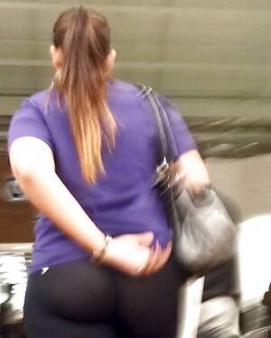 Latina Mom Yoga Pants Porn - Fat BOOTY Latina mom in LEGGINGS voyeur candid Porn Pictures, XXX Photos,  Sex Images #1306680 - PICTOA