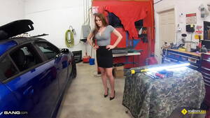 car needs fix - Roadside - Brianna Rose Needs Her Car Fixed And She's Down To Fuck -  XNXX.COM