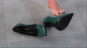 kelly ripa nylon feet - Foot Fetish Forum: Kelly Ripa - High Heels, Sore Feet, Arches, Soles, Toes  FASHION FINDER