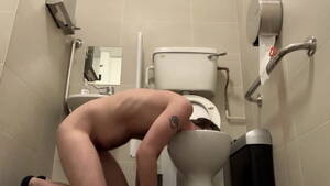 dirty public - dirty faggot cleaning public toilet - XVIDEOS.COM