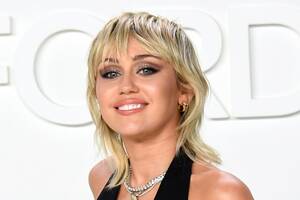 Miley Cyrus Fucked Anal - Miley Cyrus posts butt selfie in lacy blue thong