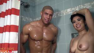 asian bodybuilder - Bodybuilder Fucks His Asian Girlfriend - YOUX.XXX