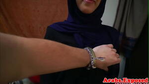 Muslim Hijab Habiba - cdn77-pic.xnxx-cdn.com/videos/thumbs169xnxxposter/...