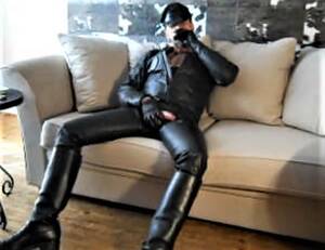 Black Leather Smoking Porn - MAN SMOKE ARCHIVE - FULL LEATHER & BOOTS MASTER 01 - STOOGIE WANK -  ThisVid.com
