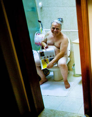 fat mom toilet - Asian men wear