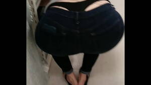 Candid Milf Porn - Milf ass candid - XVIDEOS.COM