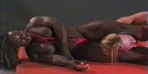 Female Bodybuilder Wrestling Porn - Black Female Bodybuilder wrestling - Tnaflix.com