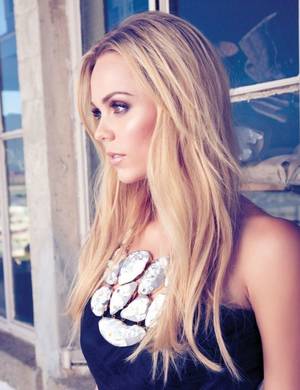 mesmerizing blonde laura love - Laura Vandervoort