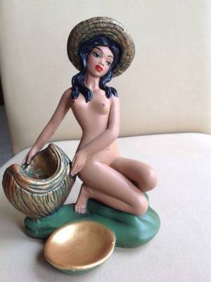 Hula Dance Nude Porn - Sexy Nude Chalkware Ashtray Hula Girl Figurine 9\