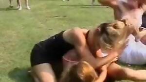 Bride Catfight Porn - Wedding day catfight - TubeGalore.Tv
