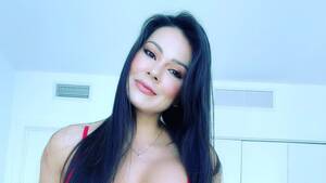 esperanza gomez facial - Diablos, seÃ±orita: Esperanza GÃ³mez posÃ³ con sugestivo hilo