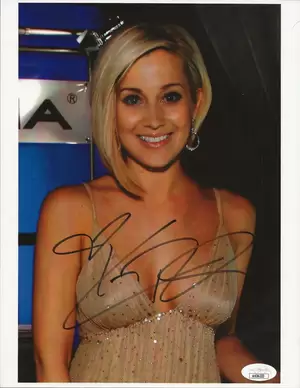 Kellie Pickler Porn - Kellie Pickler REAL hand SIGNED 8.5x11\