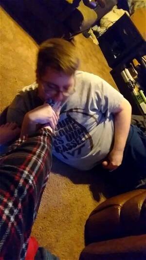 amatuer toe sucking - Watch Sucking my friend Samantha's toes part 1 - Amateur, Toe Sucking, Foot  Fetish Porn - SpankBang