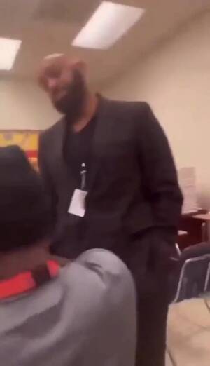 caught in class - Guy gets caught looking at porn in class - ThisVid.com em inglÃªs