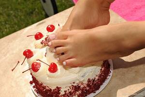 Asian Porn Star Cake - Asian pornstar with fake boobs Asa Akira gets her creamy feet licked  outdoors - NakedPics