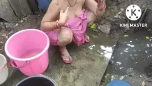 nude bathing indian house wife - Indian house wife bathing outside | xHamster