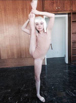 Maddie Ziegler Fucking - Maddie Ziegler behind the scenes of Sia's music video \