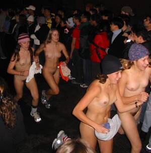 college nude - Naked college streakers Foto Porno - EPORNER