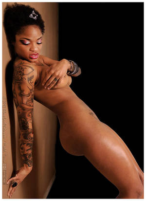 black lebron cunfused the girls - tierra nude by black lace photo