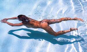 Elisabetta Canalis Playboy - Elisabetta Canalis senza freni. Bagno completamente nuda e FOTO online:  'LibertÃ '|Primapagina | Calciomercato.com